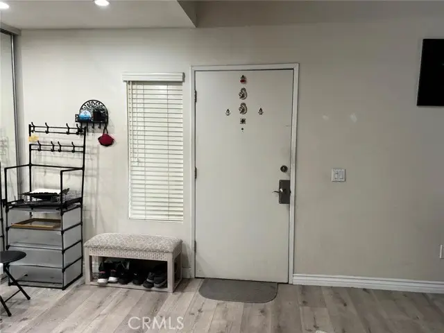 18350 Hatteras St  #202, Tarzana, CA 91356 - #2