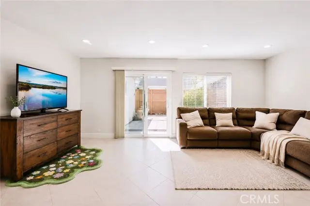 47 Fox  #27, Irvine, CA 92614 - #2