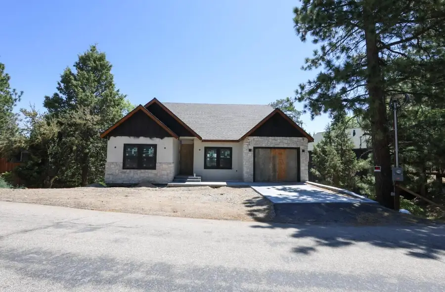 736 Villa Grove Avenue, Big Bear City, CA 92314 - #2
