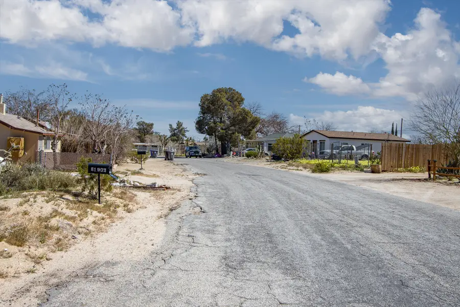 16890 El Reposo Circle, Joshua Tree, CA 92252 - Image #3