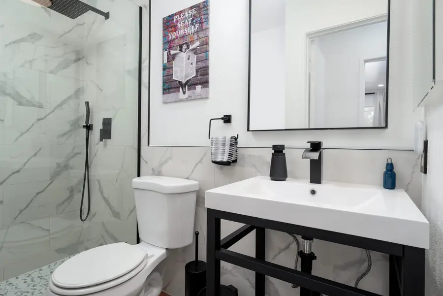 550 N Villa Court #202, Palm Springs, CA 92262 - Image #2