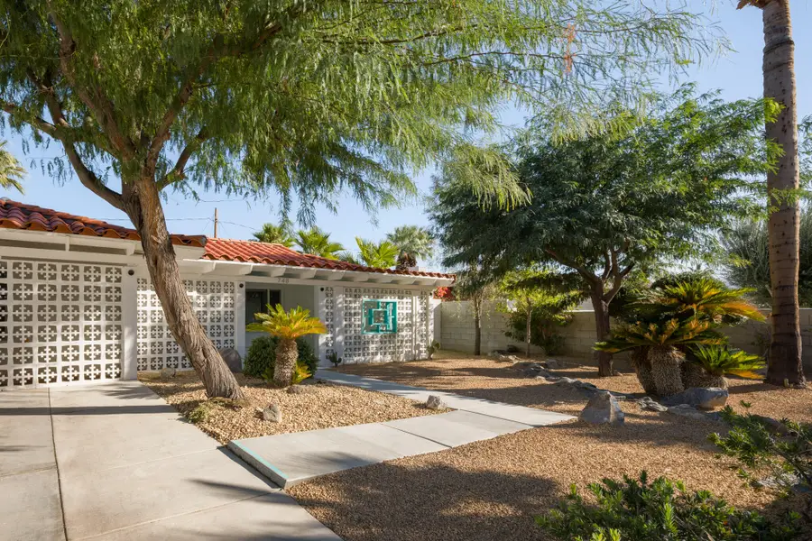 748 N Calle Rolph, Palm Springs, CA 92262 - #3