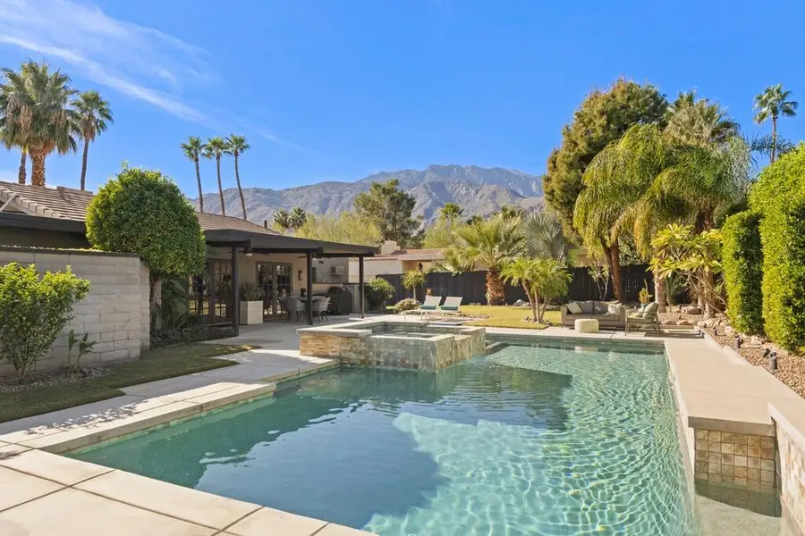 1056 E Vista Chino, Palm Springs, CA 92262 - Image #2