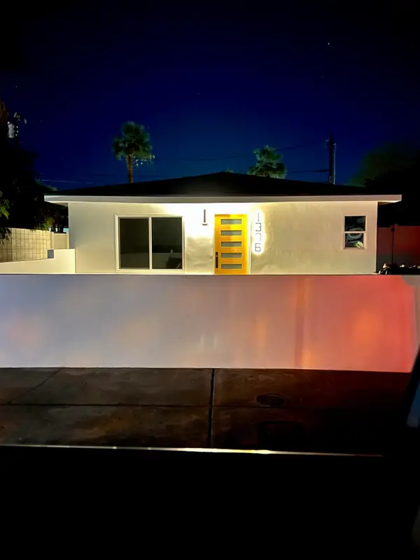 1372 E Camino Primrose, Palm Springs, CA 92264
