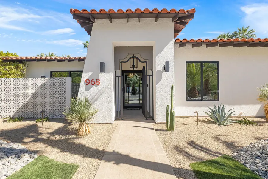 968 N Rose Avenue, Palm Springs, CA 92262 - #3