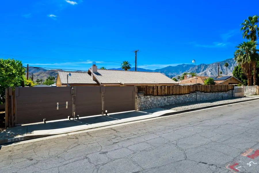 3933 E Calle San Antonio, Palm Springs, CA 92264 - #2