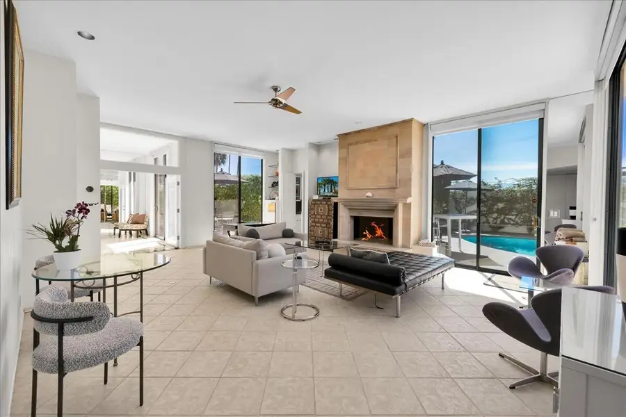 130 W Racquet Club Road #419, Palm Springs, CA 92262 - #2