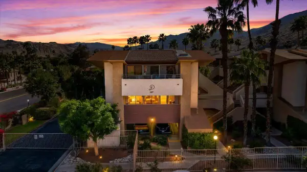 467 S Calle El Segundo #D1, Palm Springs, CA 92262