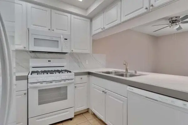 34 Lakeview Circle, Cathedral City, CA 92234