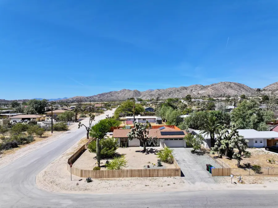7092 Mohawk Trail, Yucca Valley, CA 92284 - #2