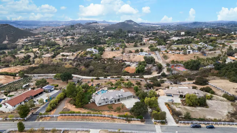 30012 Mckenna Heights Court, Valley Center, CA 92082 - #2