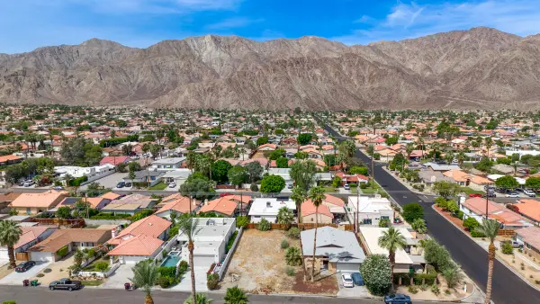 52065 Avenida Navarro, La Quinta, CA 92253