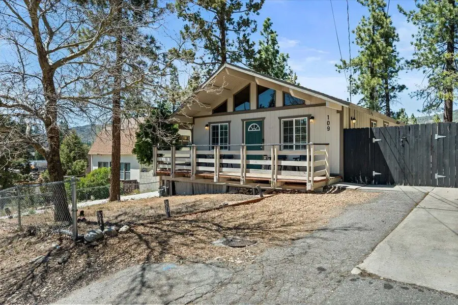 109 E Country Club Boulevard, Big Bear City, CA 92314 - #2