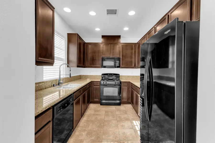 162 Paseo Bravo, Palm Desert, CA 92211 - #2