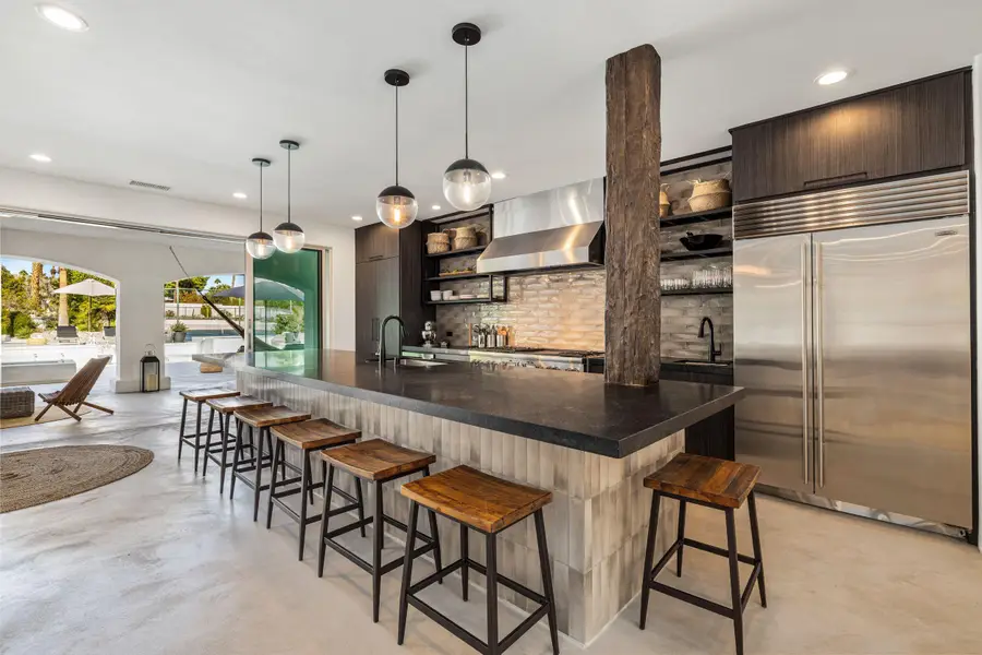 594 W Stevens Road, Palm Springs, CA 92262 - #2