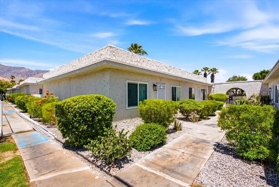 835 E Vista Chino #4, Palm Springs, CA 92262 - #2