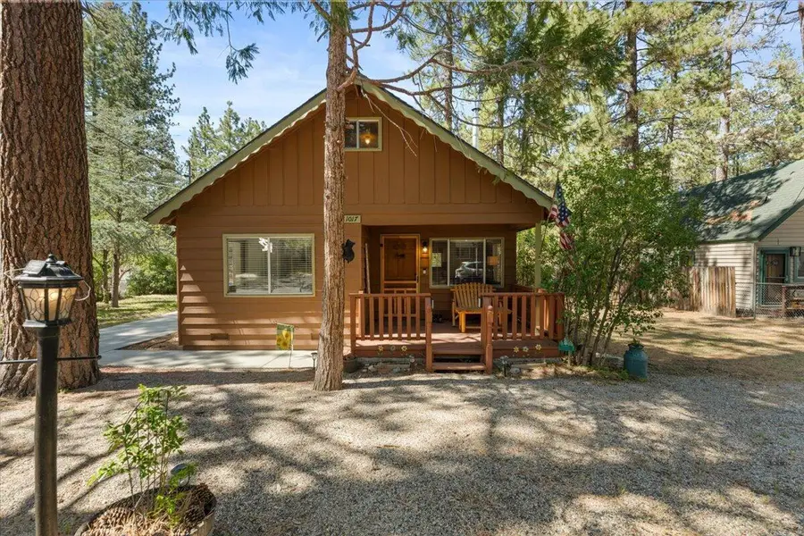 1017 W Rainbow Boulevard, Big Bear City, CA 92314 - #3