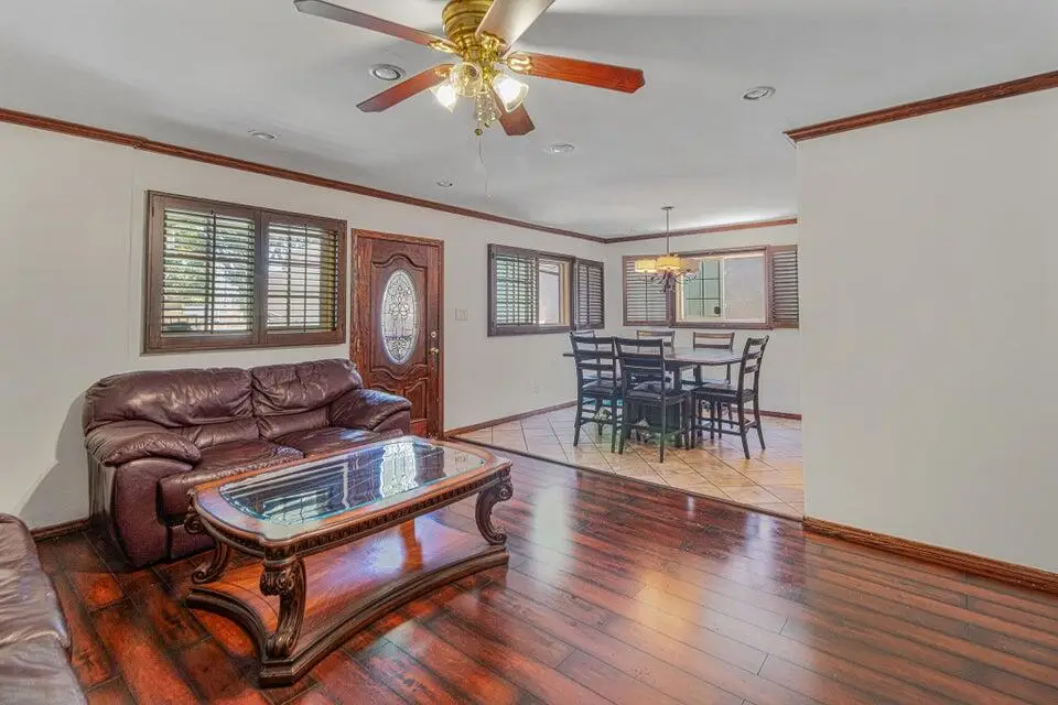 2930 W Florence Avenue, Los Angeles, CA 90043 - #1
