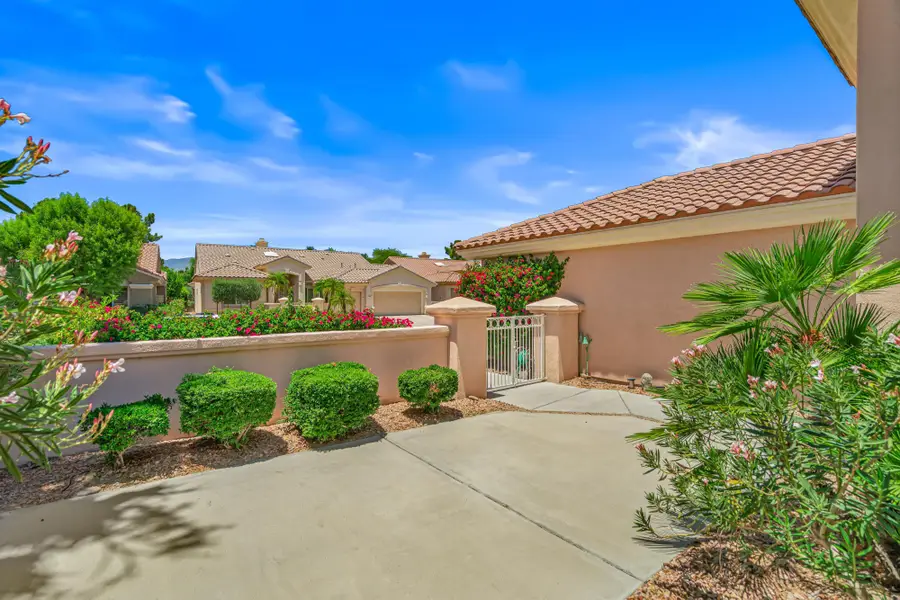 37232 Pineknoll Avenue, Palm Desert, CA 92211 - #2