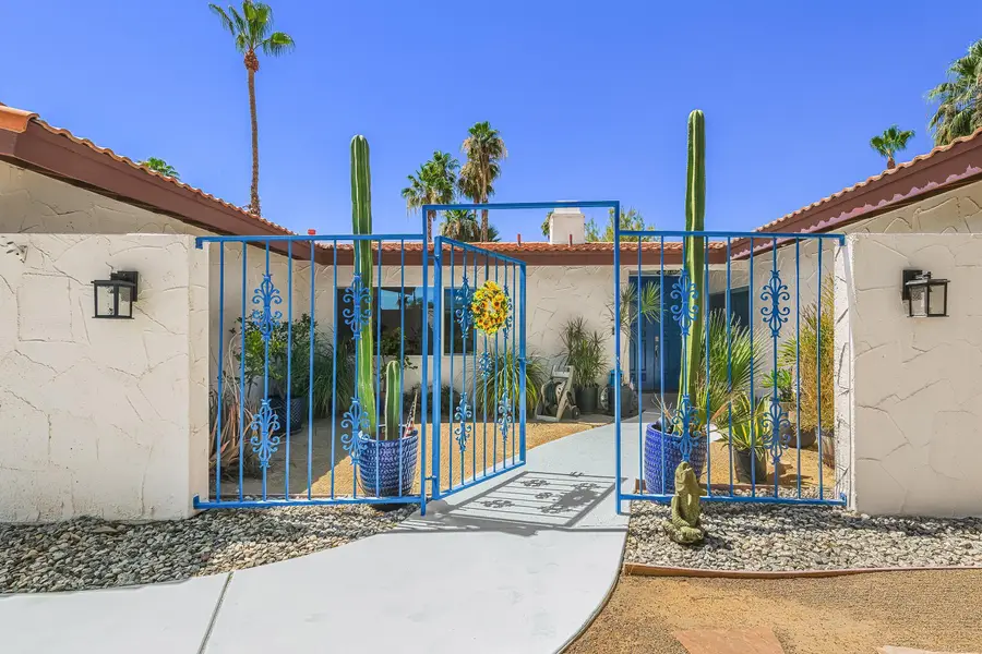 3105 Cambridge Court S, Palm Springs, CA 92264 - #2