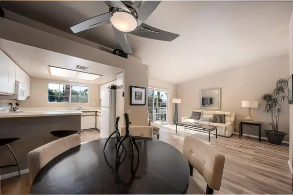 505 S Farrell Drive #D18, Palm Springs, CA 92264