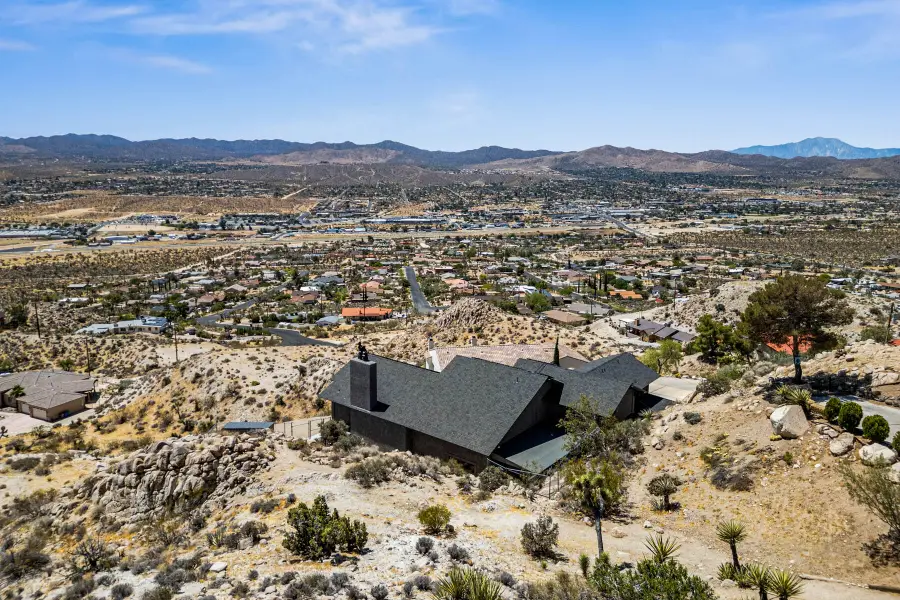 6171 Del Rio Way, Yucca Valley, CA 92284 - #2