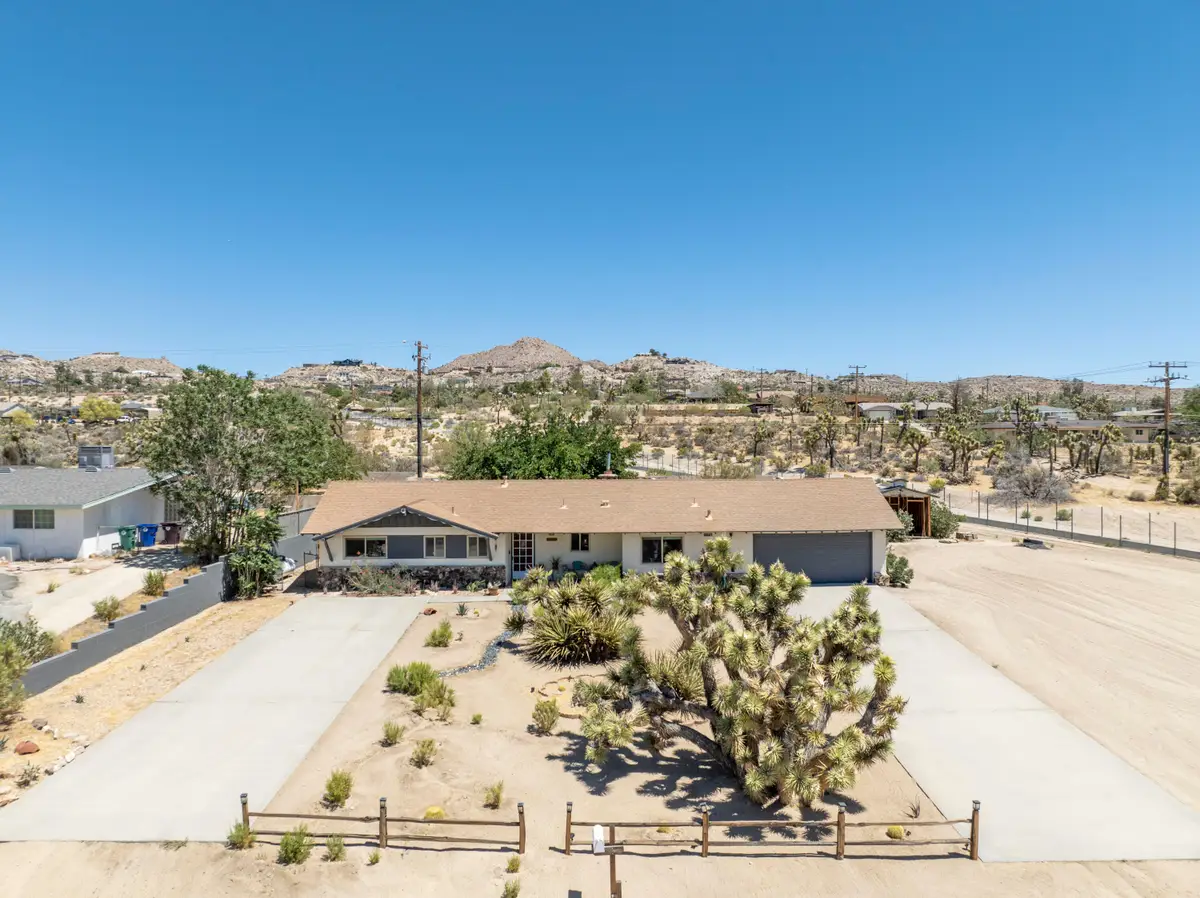 57530 Warren Way, Yucca Valley, CA 92284 - #1
