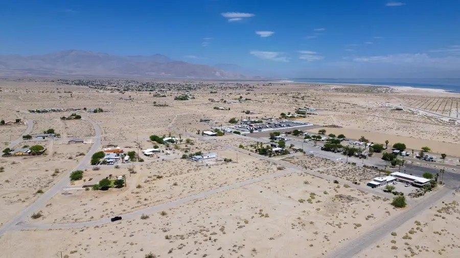 2712 Mirror Lake Avenue, Thermal, CA 92274 - #3