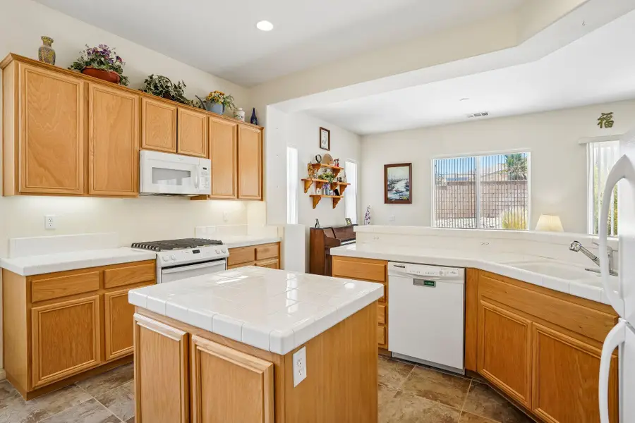 13707 Calle Amapola, Desert Hot Springs, CA 92240 - #3
