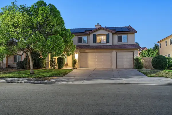 589 Foxglen Drive, San Jacinto, CA 92582