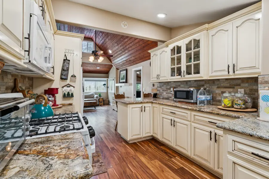 1557 Edge Cliff, Lake Arrowhead, CA 92352 - #3