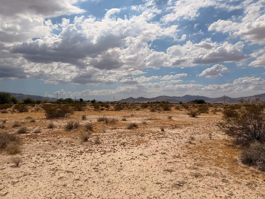 40 Rabbit Springs Road, Lucerne Valley, CA 92356 - #3