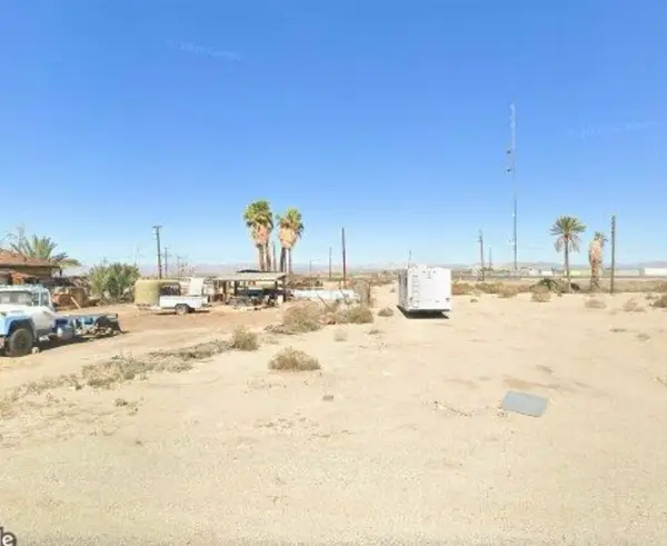 262 E 1st St, Niland, CA 92257