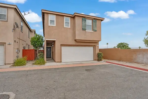 277 Bloomington Avenue #207, Rialto, CA 92376