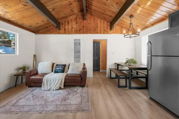 712 San Bernardino Avenue, Sugarloaf, CA 92386
