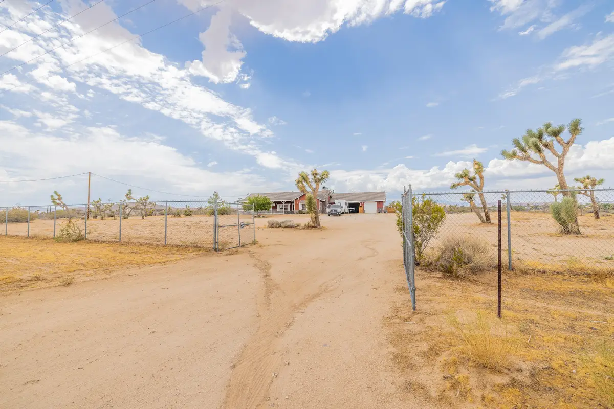 4224 Yucca Mesa Road, Yucca Valley, CA 92284 - #1