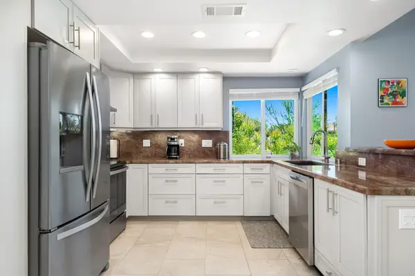 688 N Vallarta Circle, Palm Springs, CA 92262