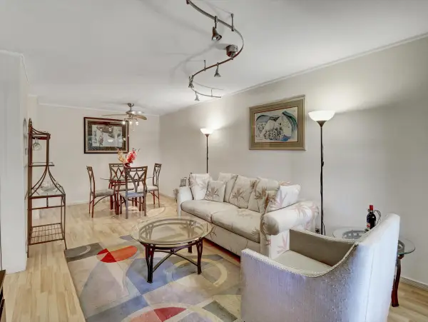 2860 N Los Felices Road #206, Palm Springs, CA 92262