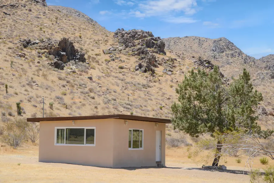 27127 Zuni Road, Apple Valley, CA 92307 - #3