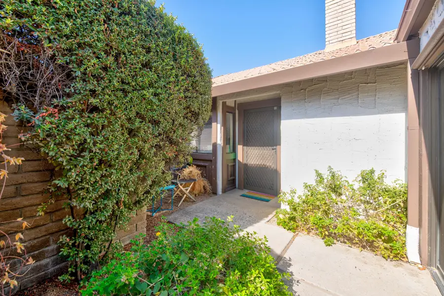 2367 Miramonte Circle W #C, Palm Springs, CA 92264 - #2