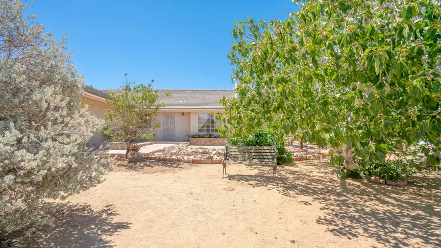 8582 Frontera Avenue, Yucca Valley, CA 92284 - #3