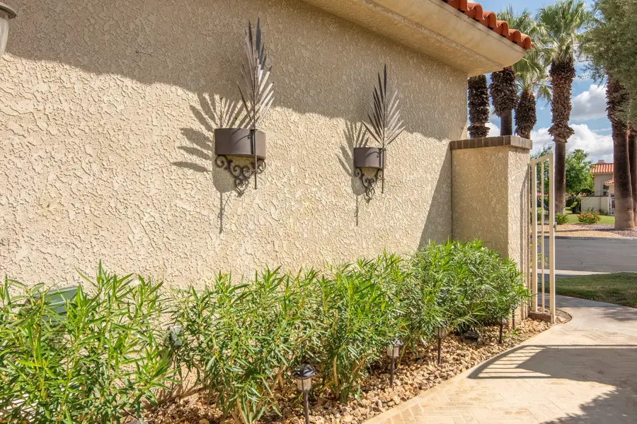 105 Brandigo Circle, Palm Desert, CA 92211 - #3