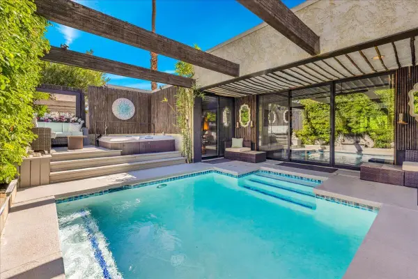 473 N Calle Rolph, Palm Springs, CA 92262