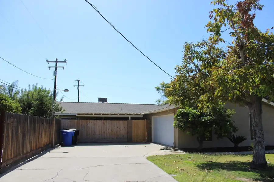 1985 Lynn Lane, Hanford, CA 93230 - Image #3