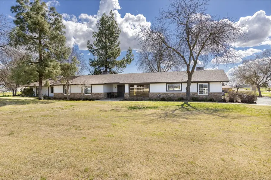 13545 E Bullard Avenue, Clovis, CA 93619 - Image #2