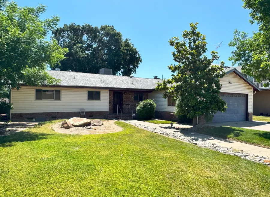 1041 Golden Gate Avenue, Dos Palos, CA 93620 - Image #2