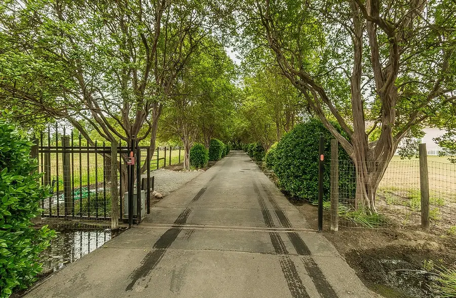 3670 S Newmark Avenue, Sanger, CA 93654 - #3