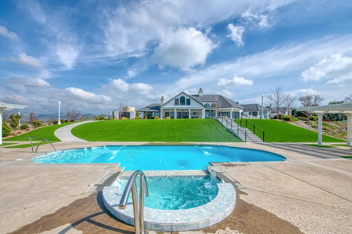 18300 Watts Valley Road, Sanger, CA 93657 - #1