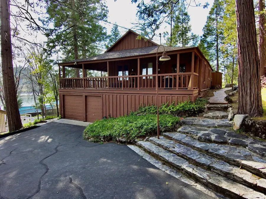 39121 Lake Drive, Bass Lake, CA 93604 - Image #2