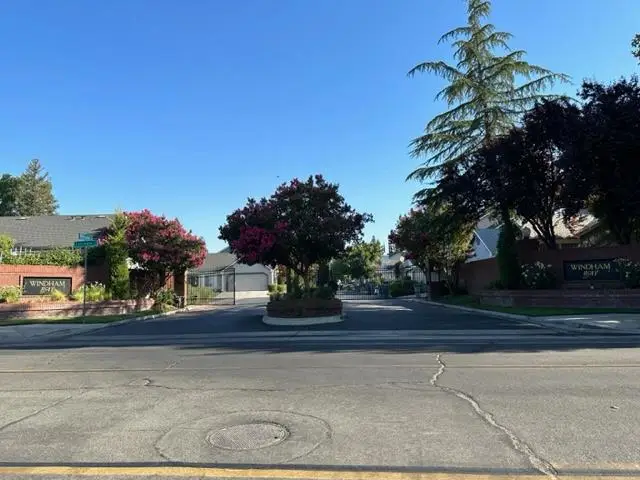 10752 N Windham Bay Circle, Fresno, CA 93730 - #2